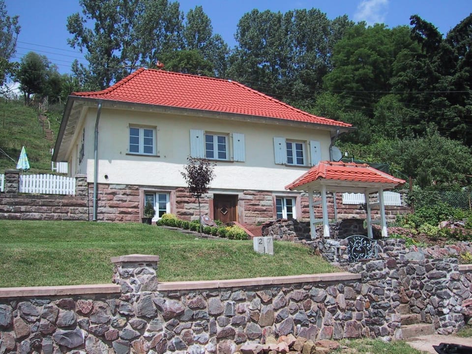 Property building, Day, Garden, Balcony/Terrace, Garden view