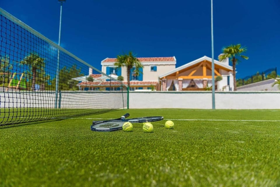 Tennis court
