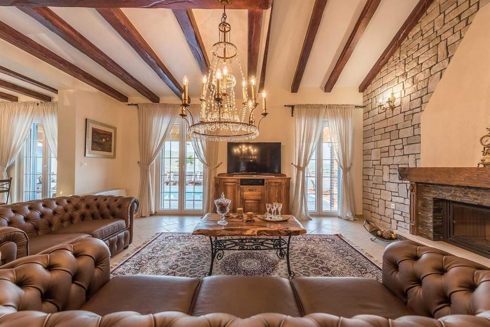 TV and multimedia, Living room, fireplace