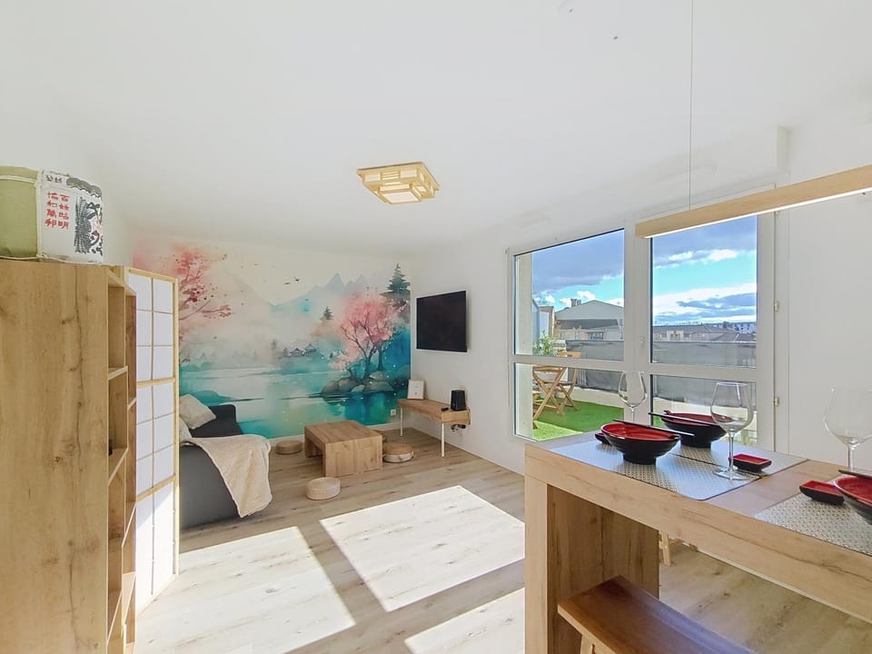 TV and multimedia, Living room, Dining area