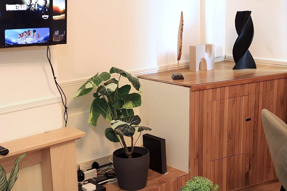 House Sleeps 5 with Garden and Parking House in The Royal Town of Sutton Coldfield