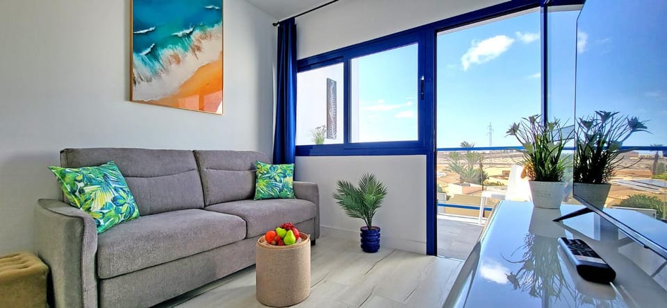 View (from property/room), Balcony/Terrace, Living room, Seating area