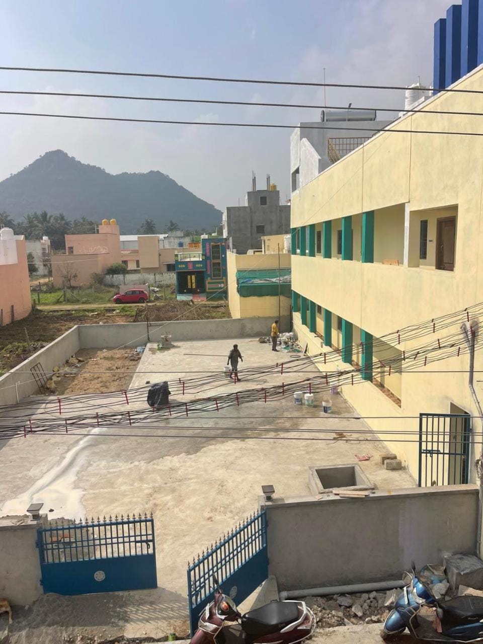 Property building, Natural landscape, Mountain view, Parking