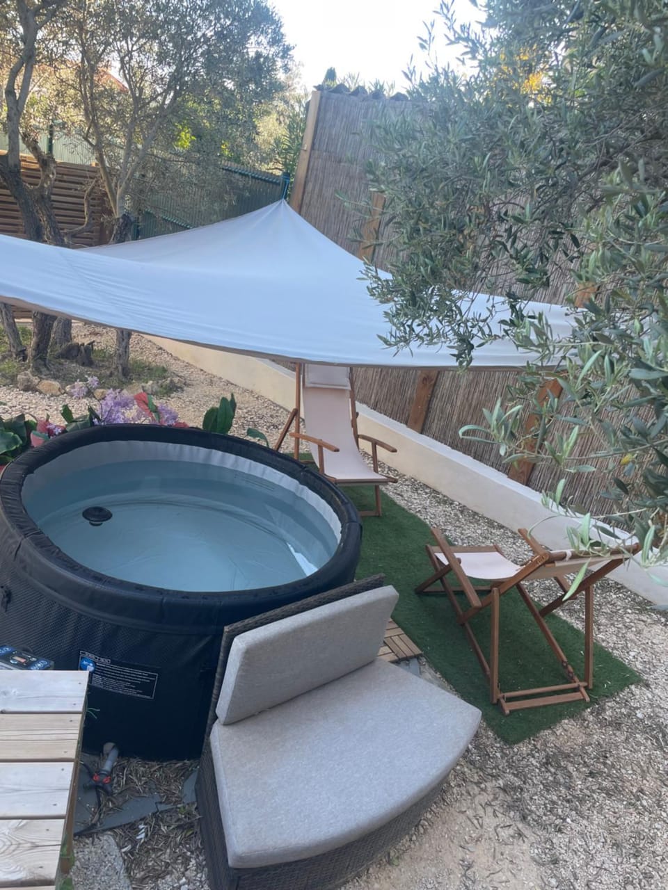 La Tiny House des Oliviers et son jacuzzi Apartment in Arles