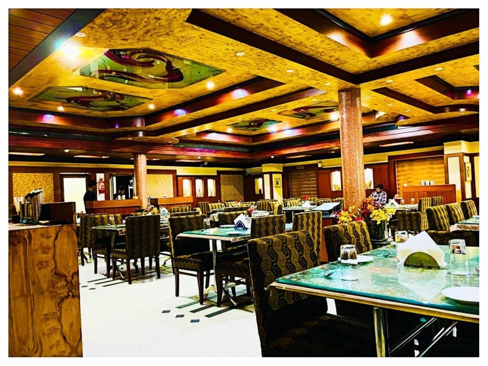 Restaurant/places to eat, Restaurant/places to eat