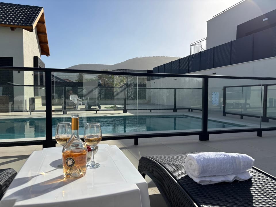 Leo Ari Suites- סוויטות לאו ארי Inn in North District
