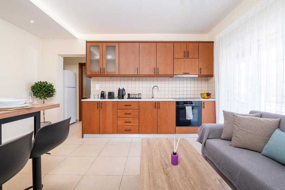 Kitchen or kitchenette, Living room, oven