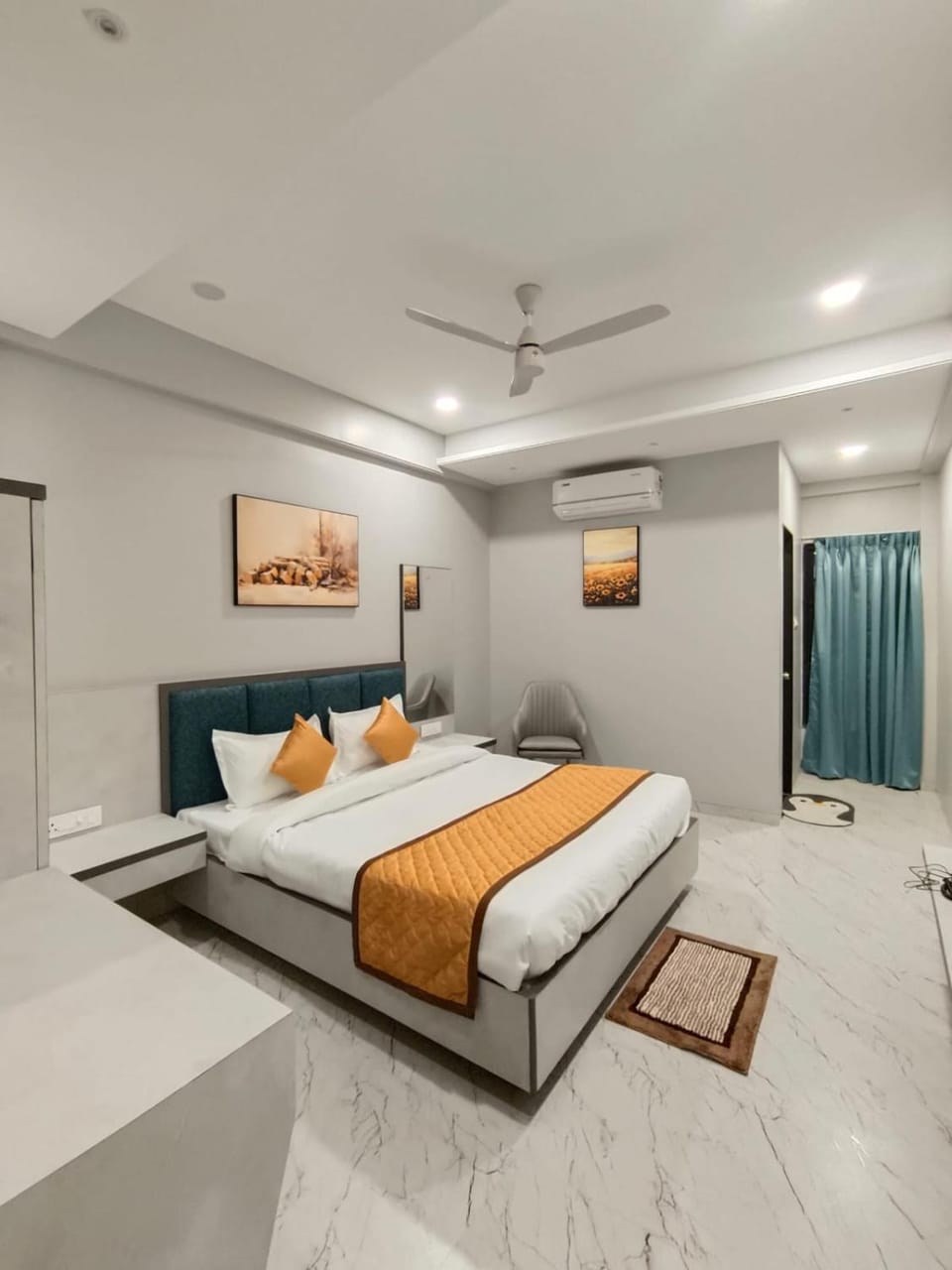 Bed, Photo of the whole room, Bedroom, air conditioner