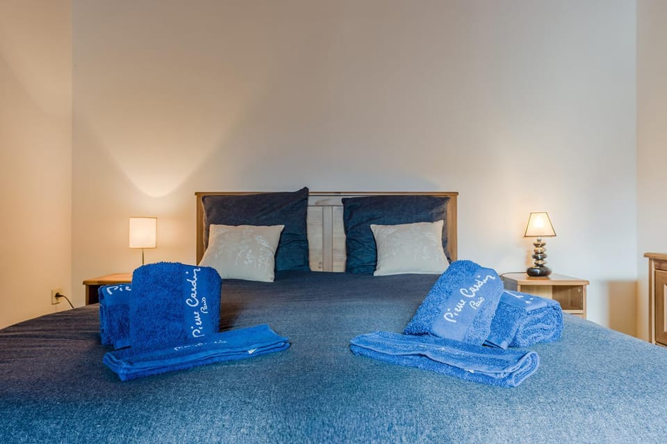 Bed, Night
