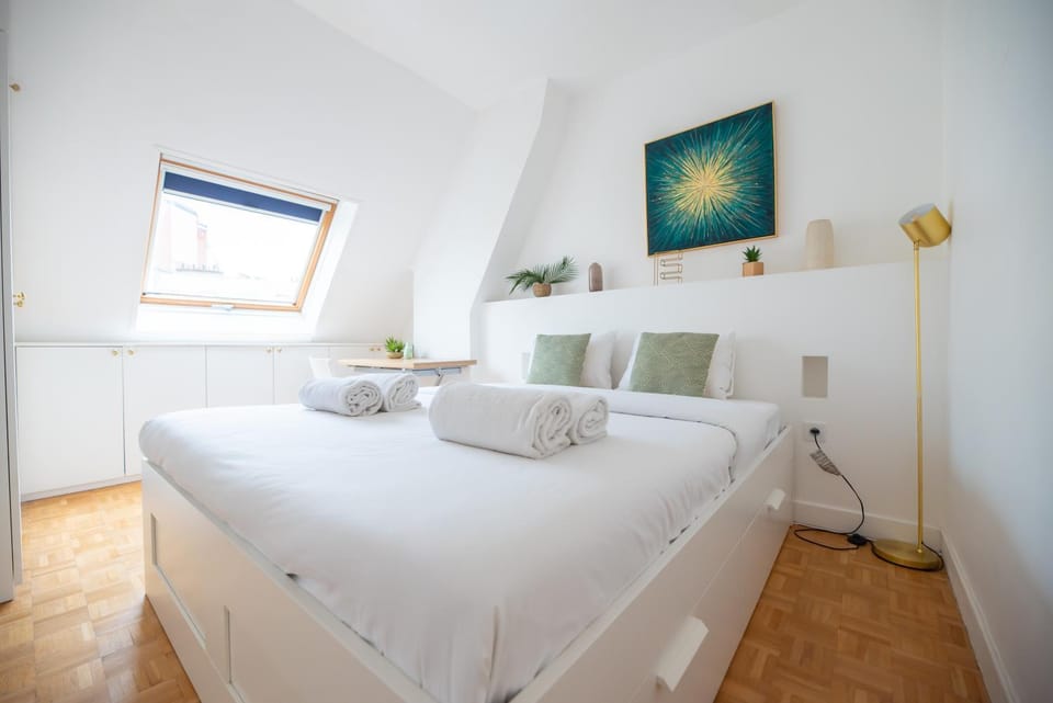 Bed, Bedroom