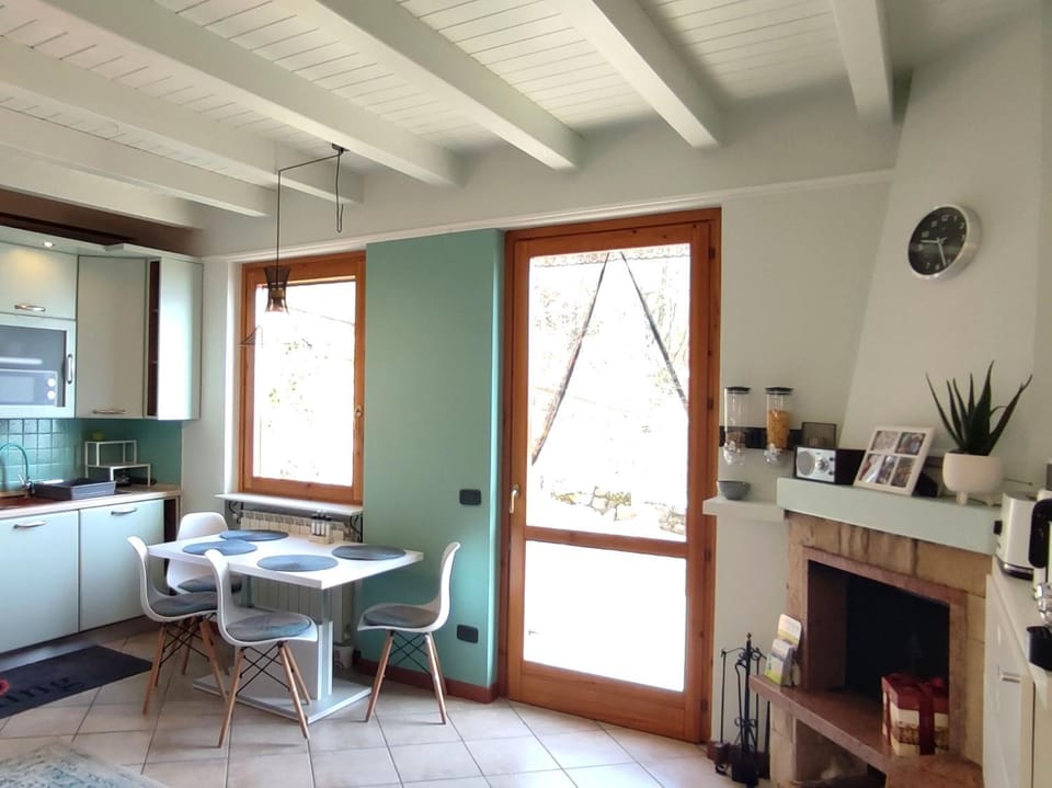 Kitchen or kitchenette, Living room, Dining area, stove