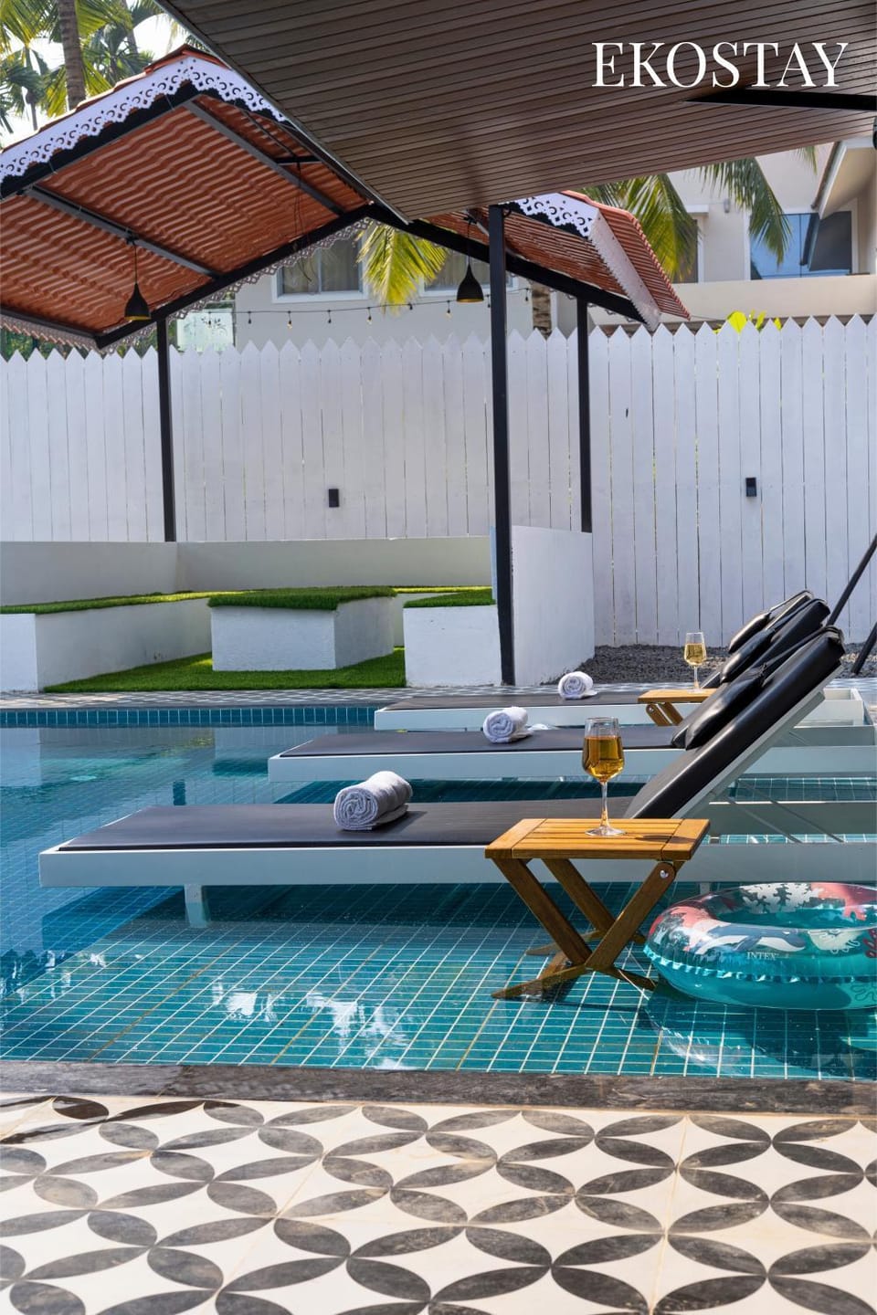 Patio, Day, Pool view, Swimming pool, sunbed