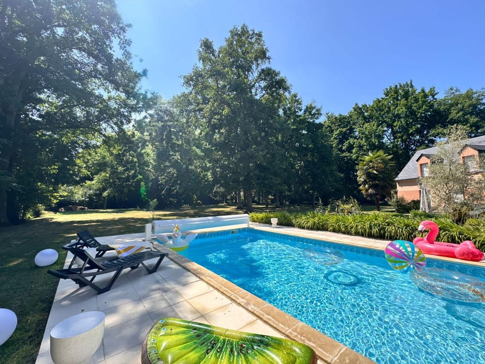 Spring, Natural landscape, Garden, Garden view, Pool view, Swimming pool, sunbed