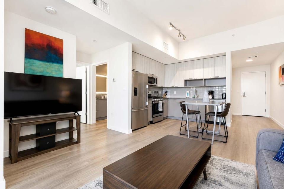 Spacious Harbor Apt with Balcony Apartment in Stamford