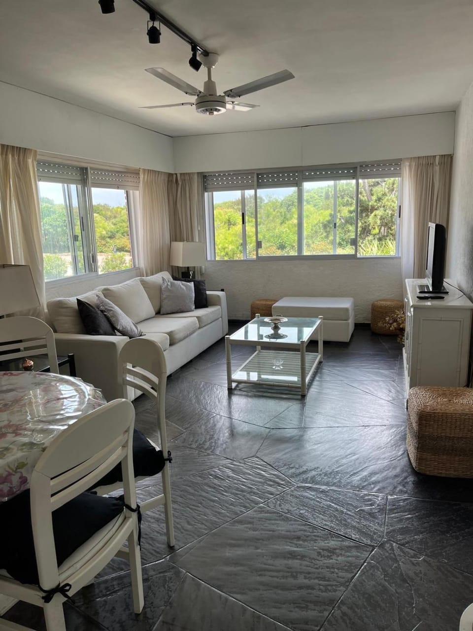 Hermoso Apartamento primera linea Rambla de Playa Mansa Punta del Este Apartment in Punta del Este