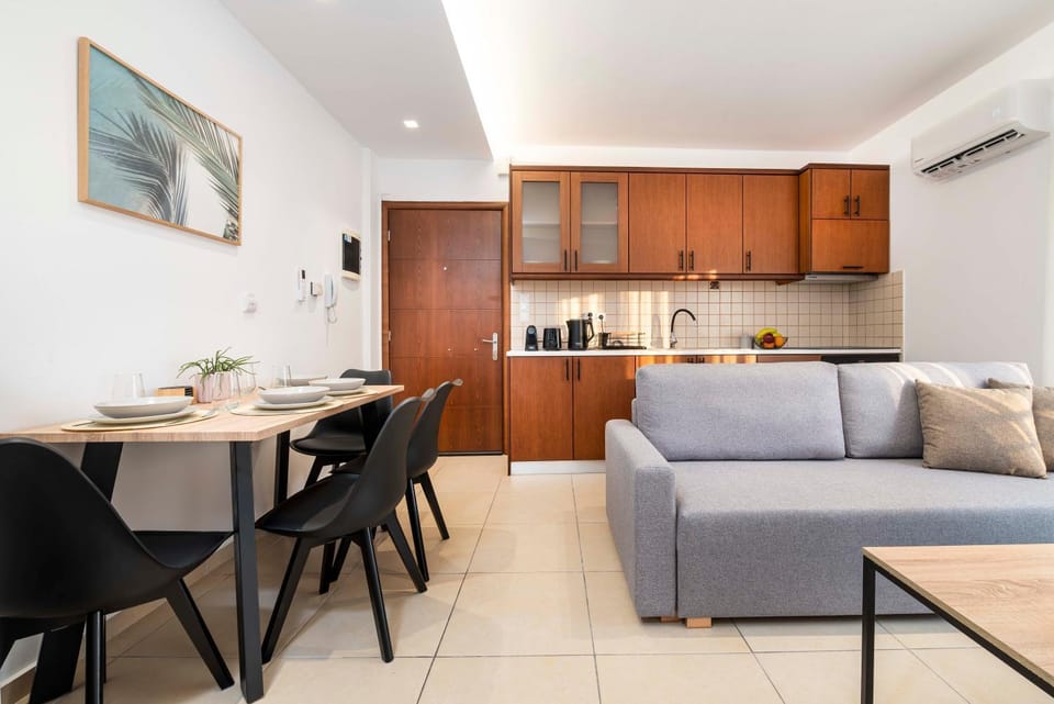 Kitchen or kitchenette, Living room, Dining area