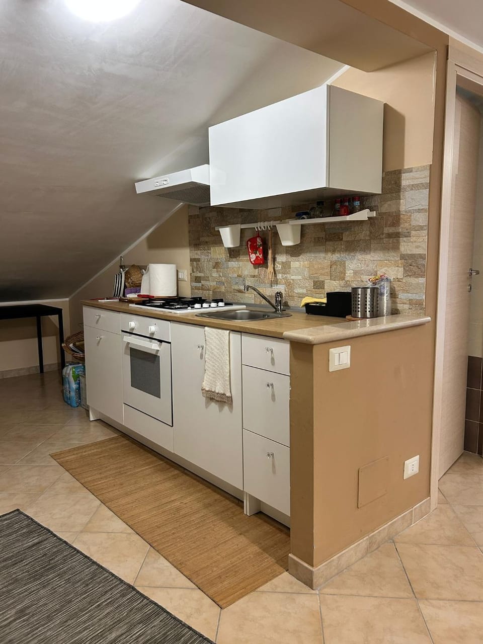 Kitchen or kitchenette