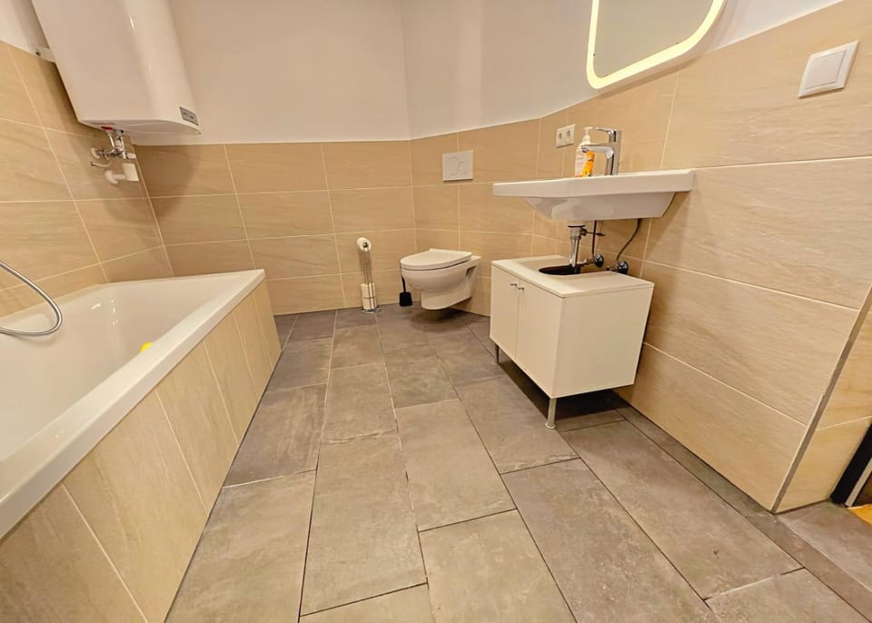 Aldrans Apartment with 3 bedrooms Apartment in Innsbruck