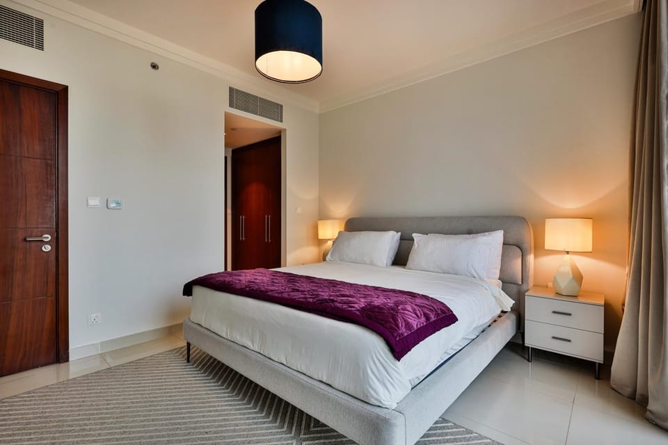 " Luxury Stay in Downtown Dubai - Stunning Views & Prime location ! Apartment in Dubai