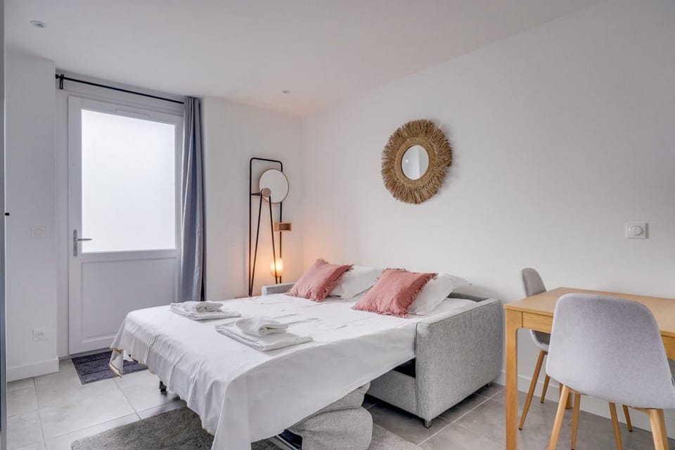 Living room, Photo of the whole room