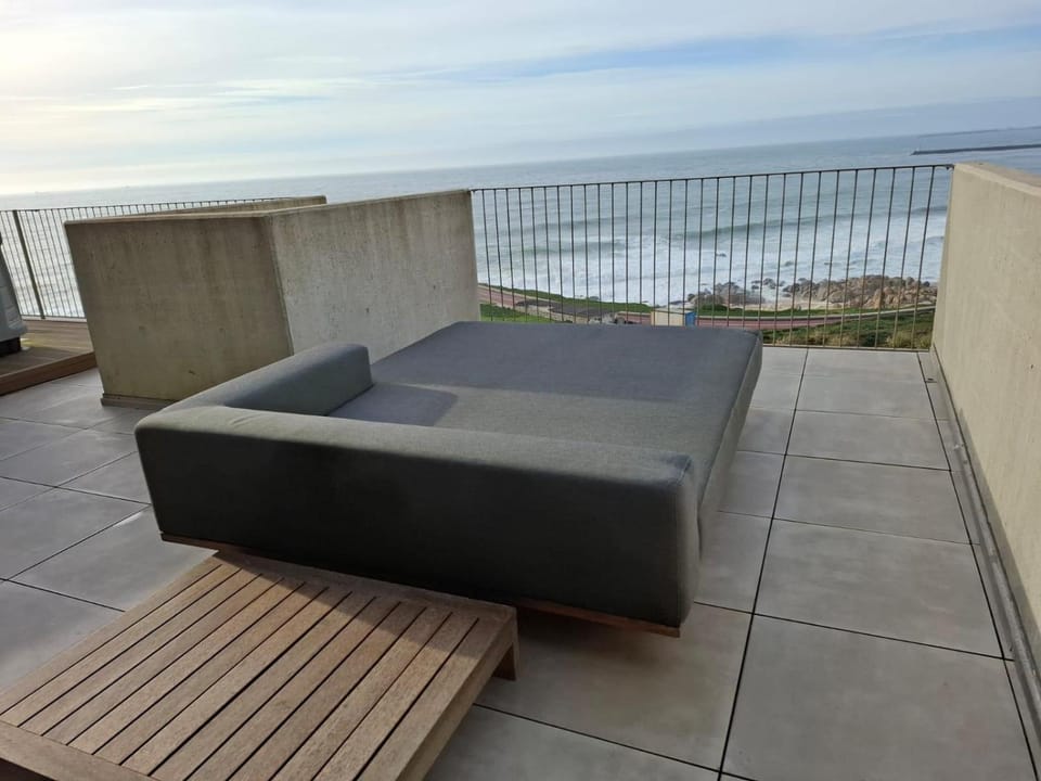 Natural landscape, View (from property/room), Balcony/Terrace, Seating area, Sea view