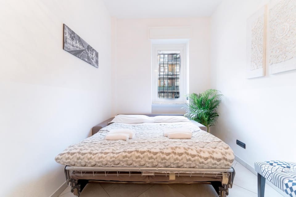 Bed, Living room