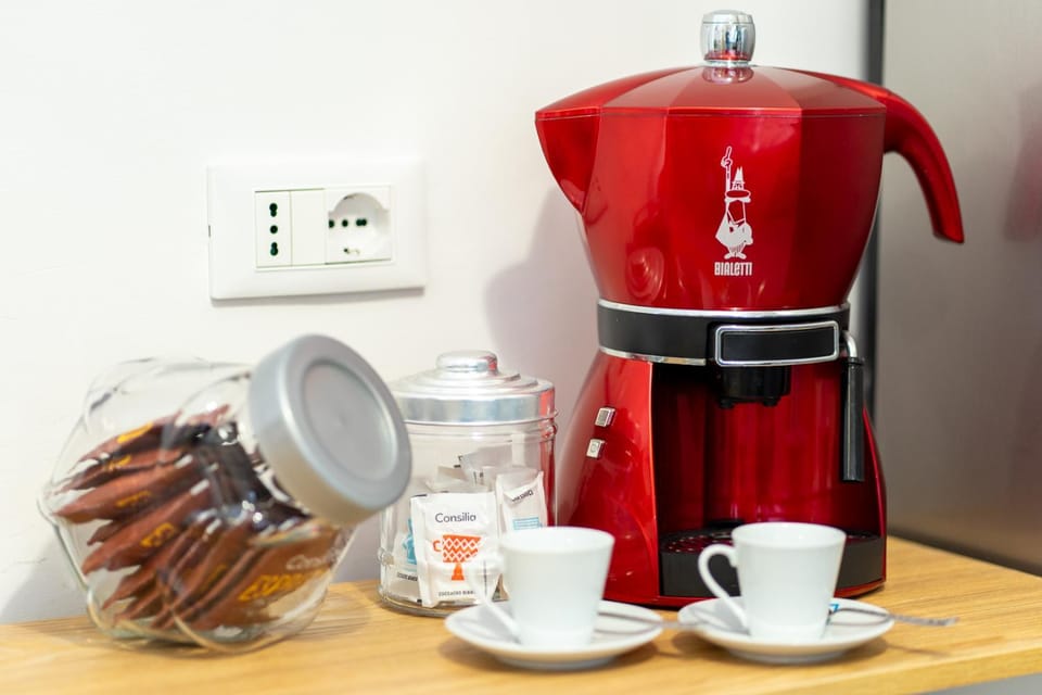 Coffee/tea facilities, Kitchen or kitchenette