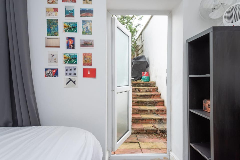 2-Bed Apartment Steps from Muswell Hill Apartment in London
