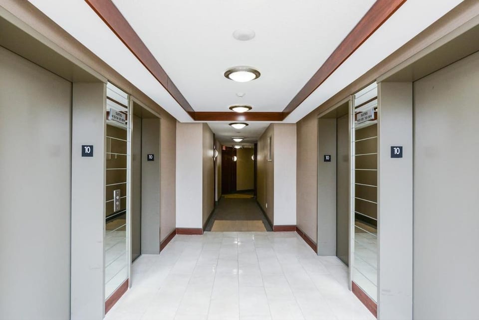 PlanURstay Amazing- 2BR & 2BTH - Walk-in distance to Square One Mall Apartment in Mississauga