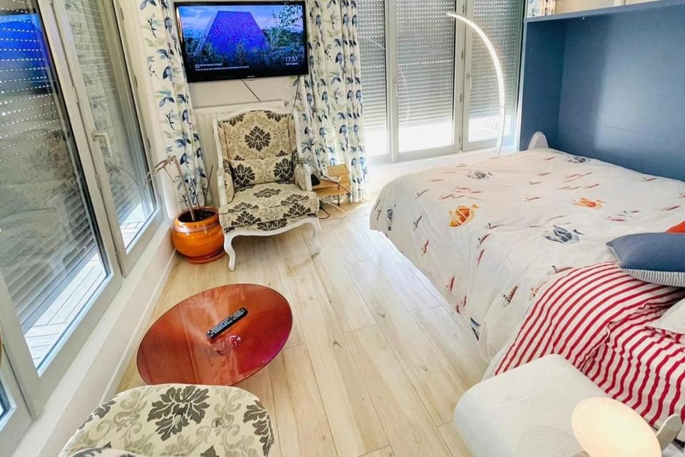 Superbe Appartement ,Terrasse avec climatisation et parking payants Apartment in Île-de-France