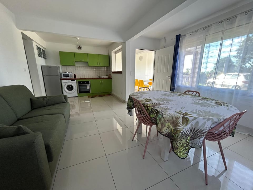 Studios Latouche Apartment in Arrondissement of Saint-Pierre