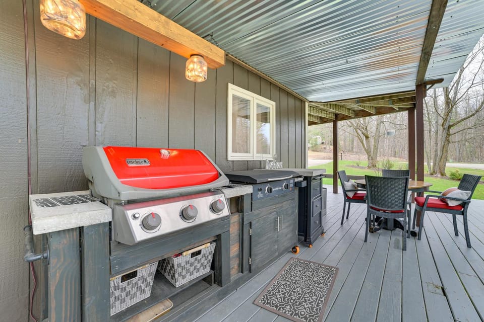Private Hot Tub & Deck: Gaylord Family Home! House in Michigan
