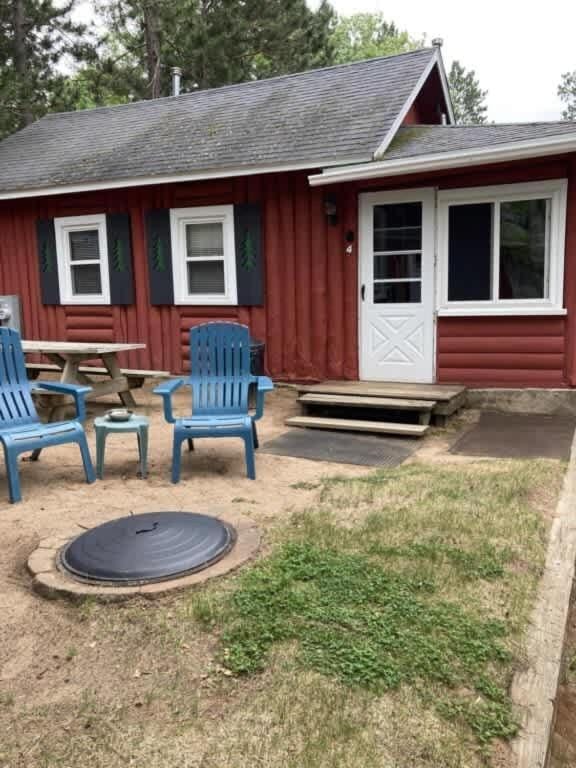 Lake Breeze Loons Landing Resort Cabin 4 Cabin in Wisconsin