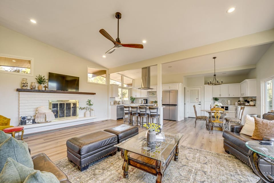 < 1 Mi to Shops: Uptown Sedona Home w/ Hot Tub! House in Sedona