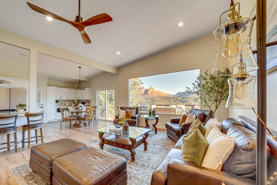 < 1 Mi to Shops: Uptown Sedona Home w/ Hot Tub! House in Sedona