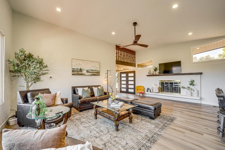 < 1 Mi to Shops: Uptown Sedona Home w/ Hot Tub! House in Sedona