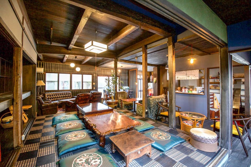 Communal lounge/ TV room