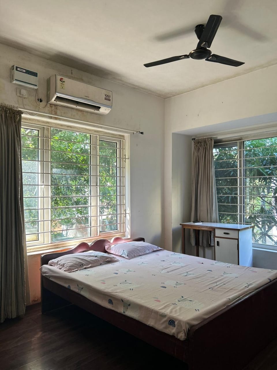 Bedroom, air conditioner