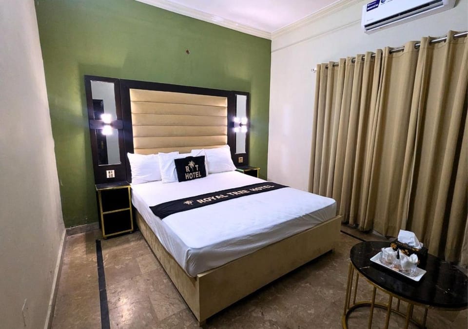 Bed, Bedroom, air conditioner