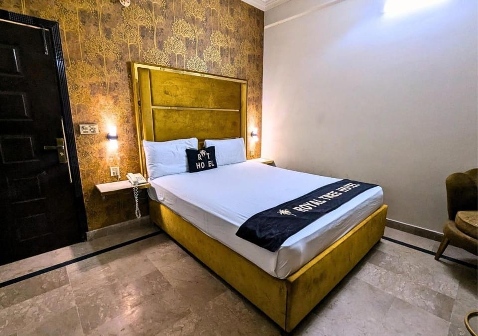 Bed, Decorative detail, Bedroom