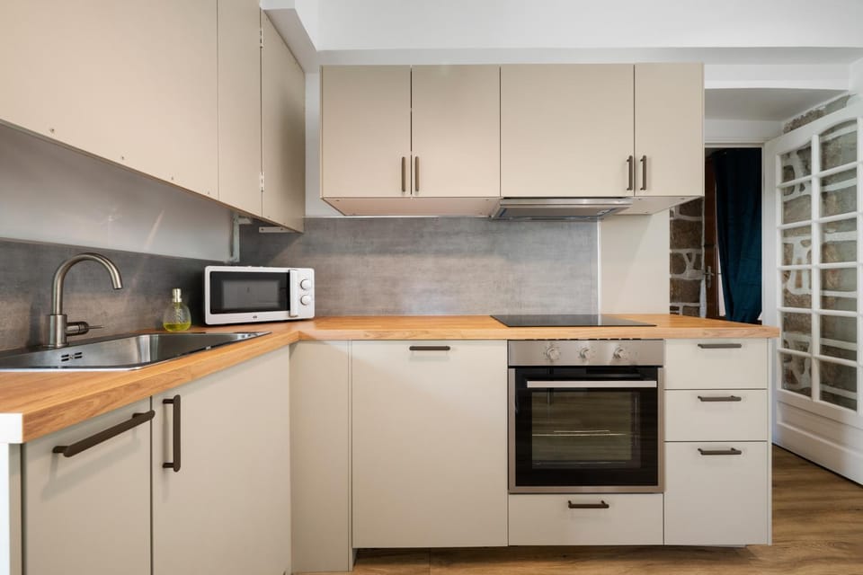 Maison de ville familiale, 5 chambres, terrasse, à 20 minutes du centre ville House in Nice