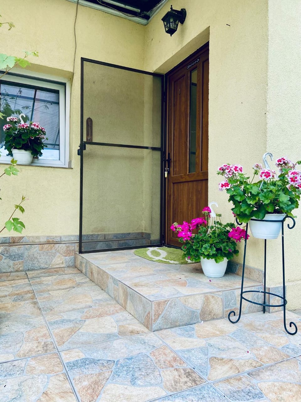 Facade/entrance