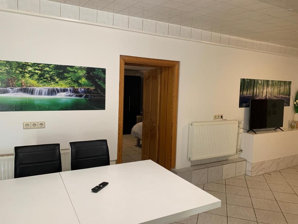 TV and multimedia, Seating area