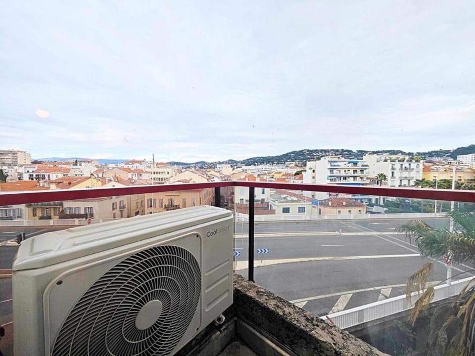 Balcony/Terrace, Mountain view, air conditioner