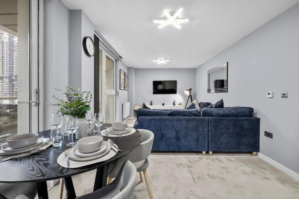 2-Bedroom Apartment Short Term Rental & Flexible Renting Canary Wharf Apartment in London