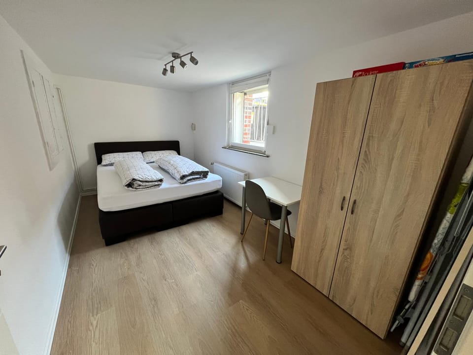 Bed, Photo of the whole room, Bedroom, wardrobe