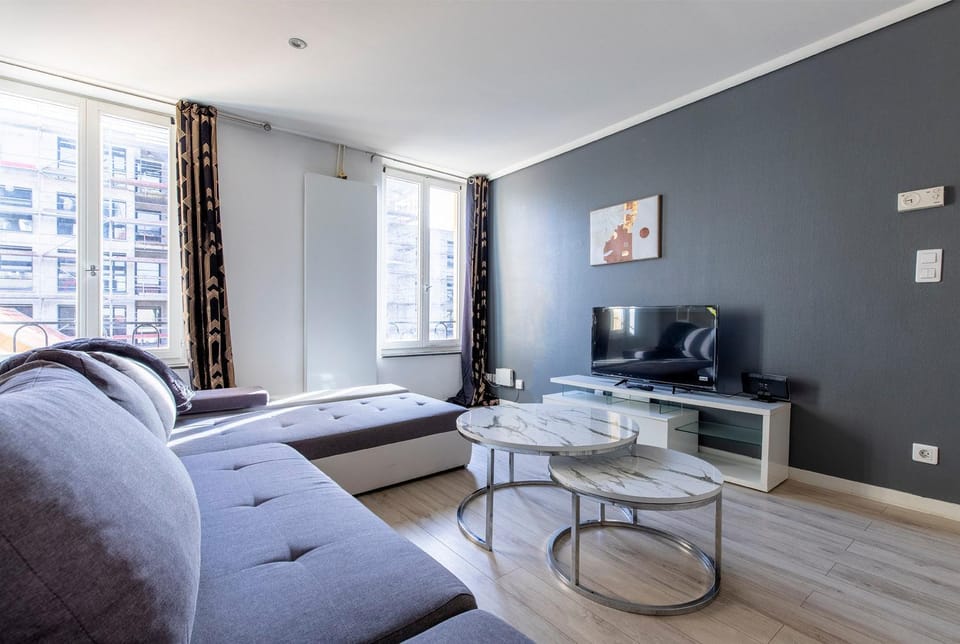 Communal lounge/ TV room, TV and multimedia, Living room, Seating area