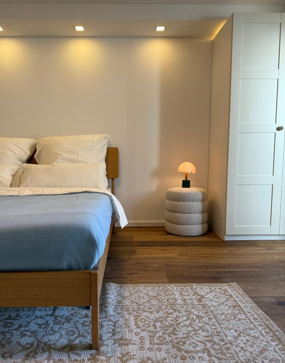 Bedroom, wardrobe