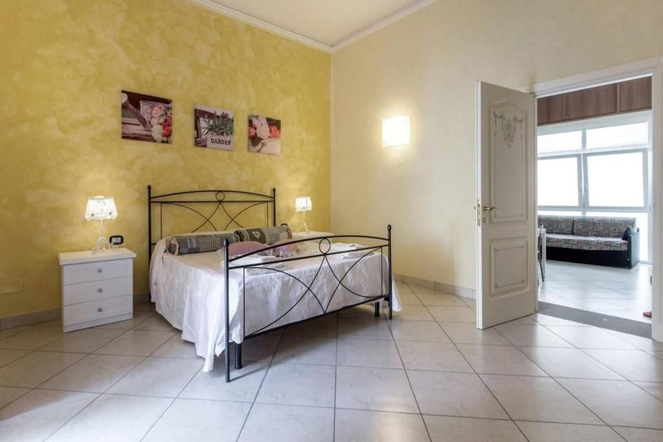Day, Photo of the whole room