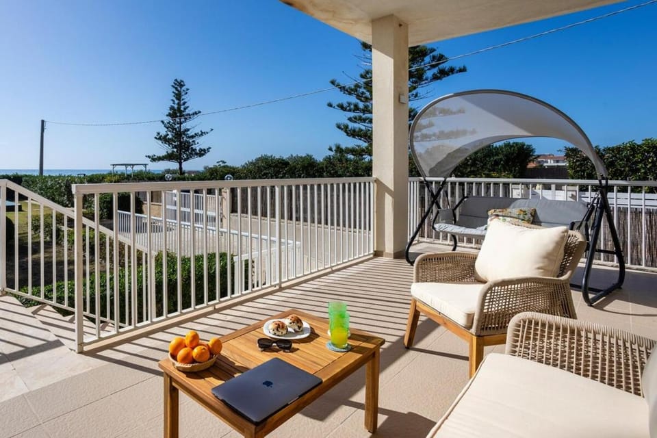 Balcony/Terrace, Seating area, Sea view